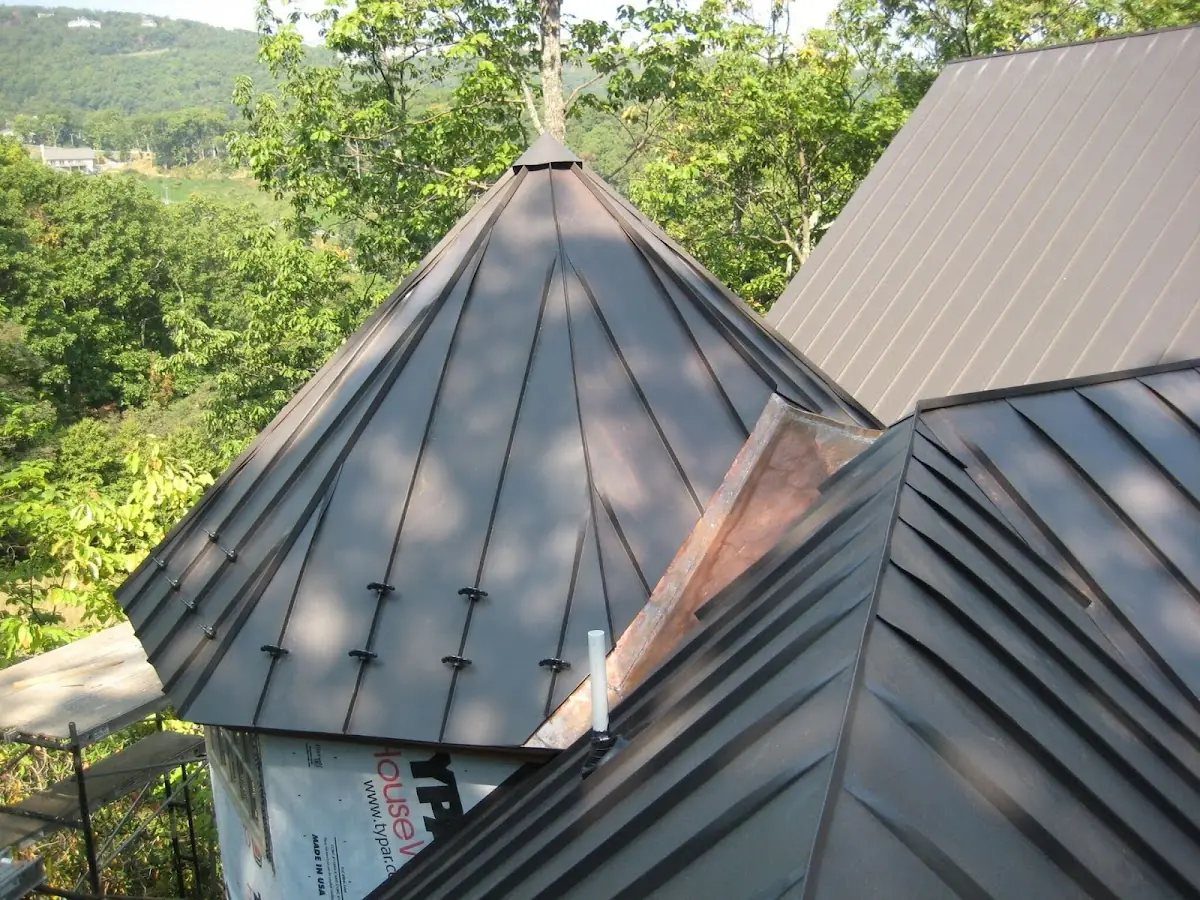 Professional Roof Tarp Installation by Craftsman Roofing in Medina